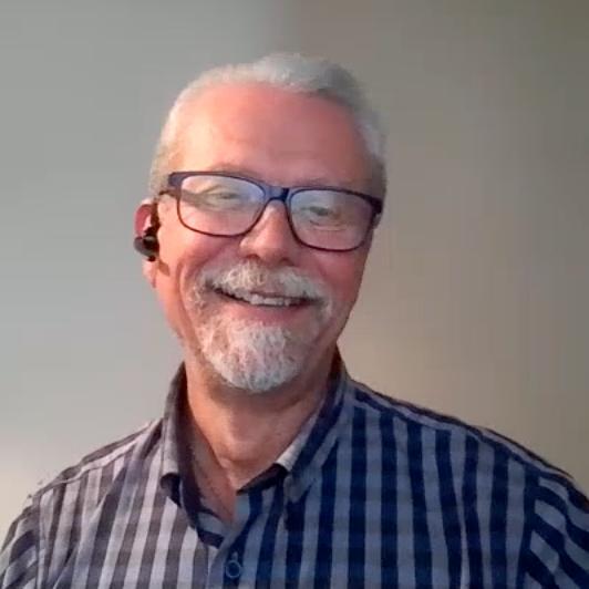 IMG-Merge-Web-Headshot-HelmutZ-001-532x532